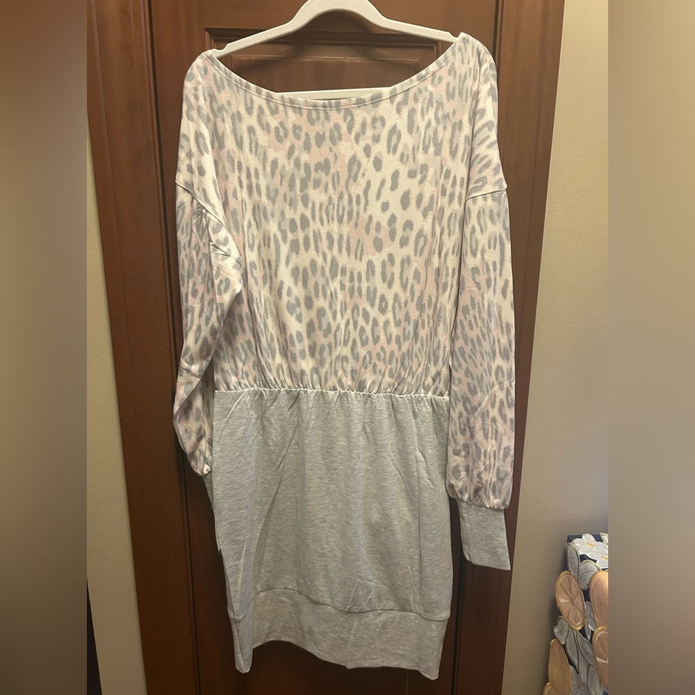 Venus Cozy Off-Shoulder Leopard Print Dress Size Medium NWOT🩶🩷 - Picture 5 of 6